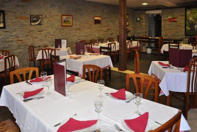 A Reigada Hotel Restaurante Grandas de Salime Exterior photo